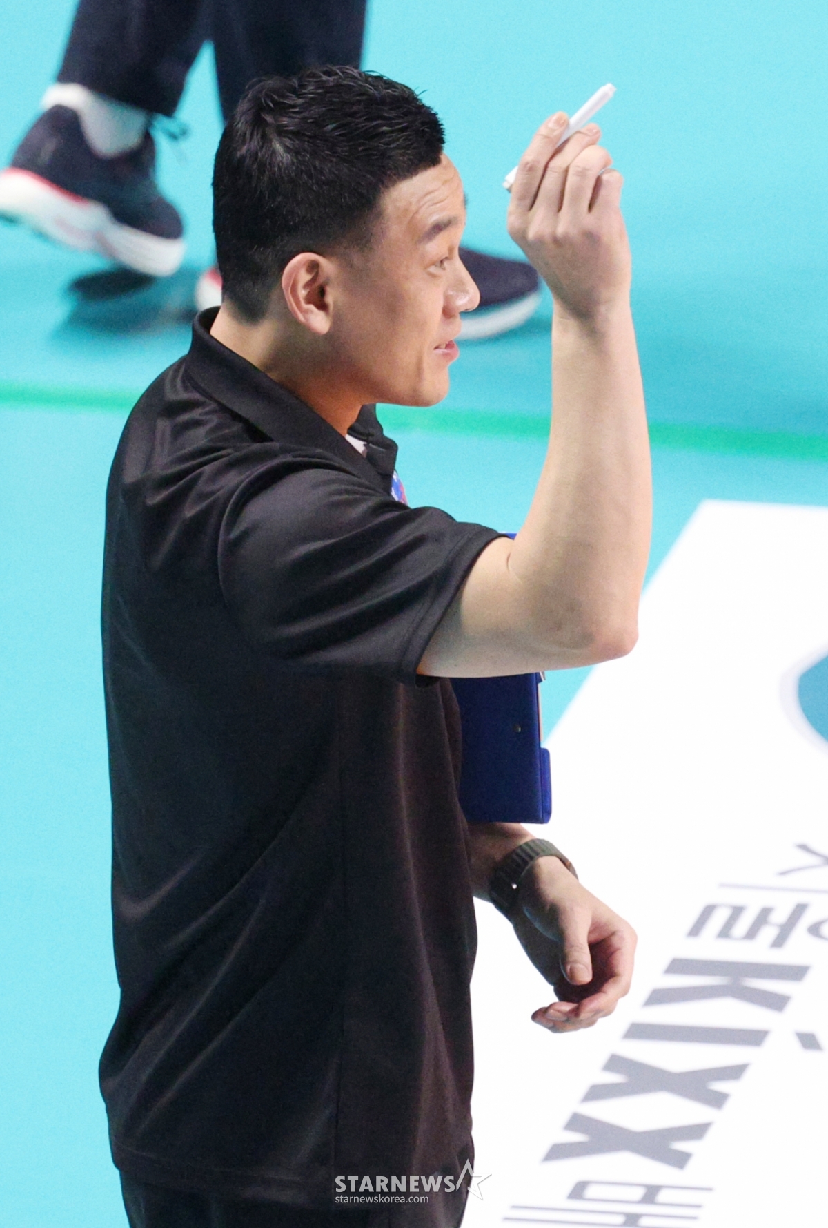 [포토] 여오현 감독 '빈 곳을 봐야지'