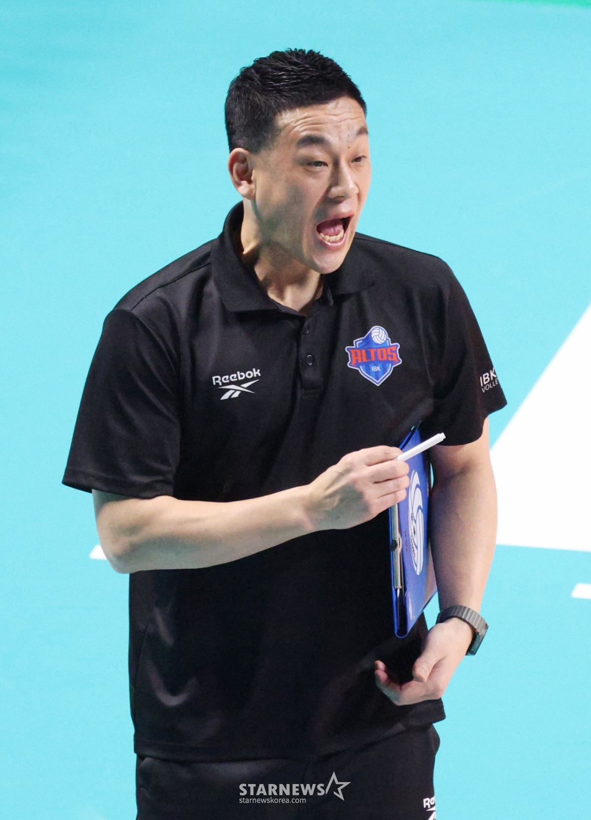 [포토] 여오현 감독 '끝까지 집중해'