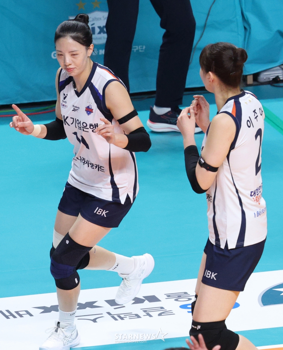 [포토] 육서영-이주아 '토끼 세리머니'