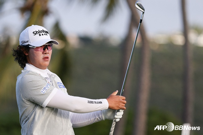 '화려한 복귀' 김성현, PGA 개막전 소니 오픈 2R서 공동 선두 '껑충'