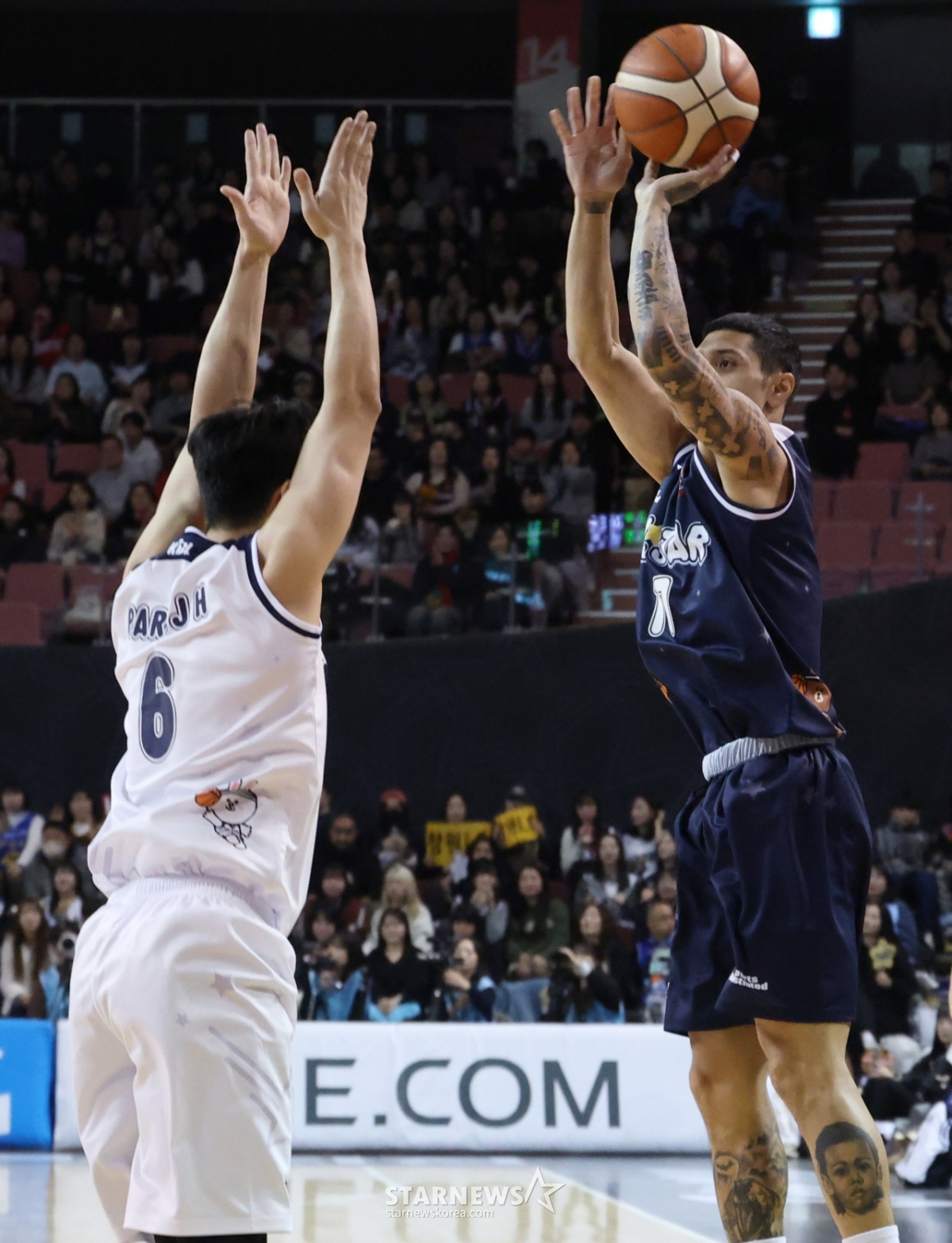 Photo] Albano, 先发制人3分球