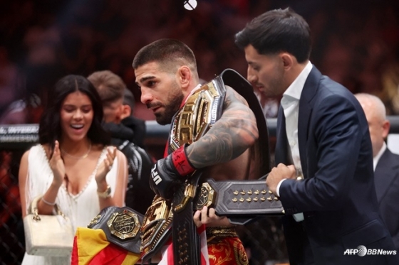 사생활 논란→UFC 떠났던 '두 체급 정복' 최강자 대반전... 초대형 '백악관 매치' 출전 유력