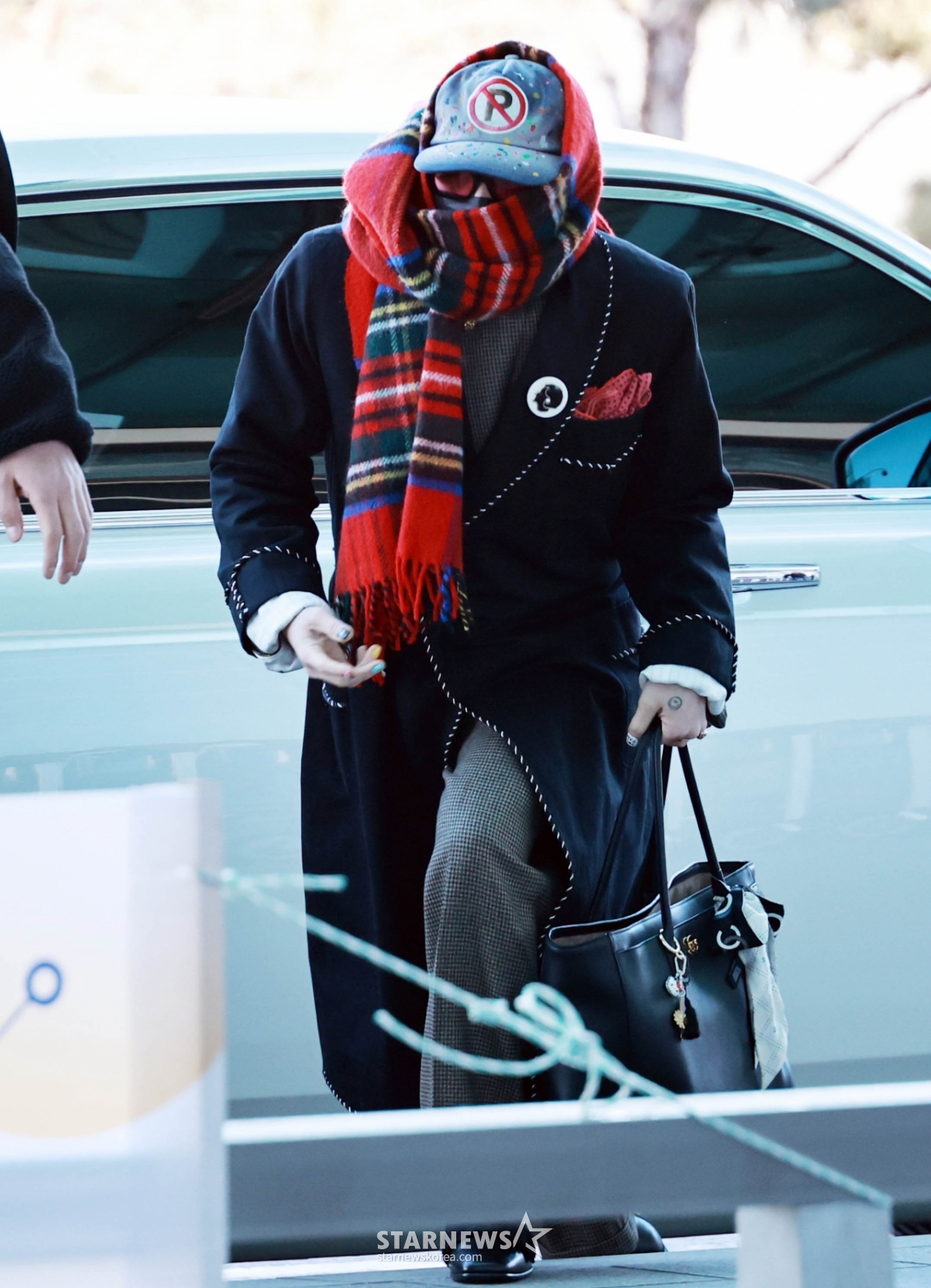 G-DRAGON「赤いマフラーがポイント」【☆フォト】 | STARNEWS