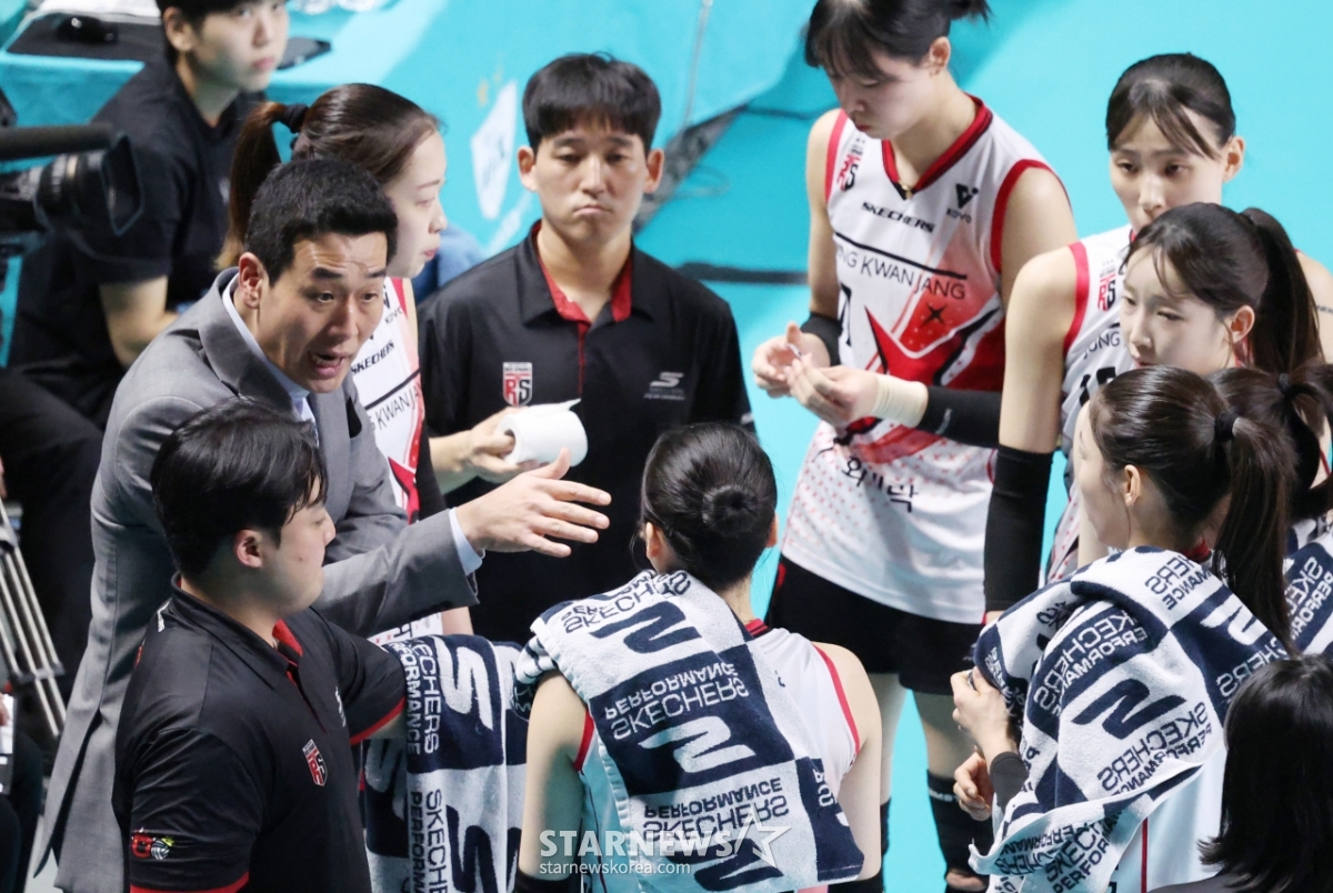 [포토] 고희진 감독 '패배에 익숙해지면 안된다'