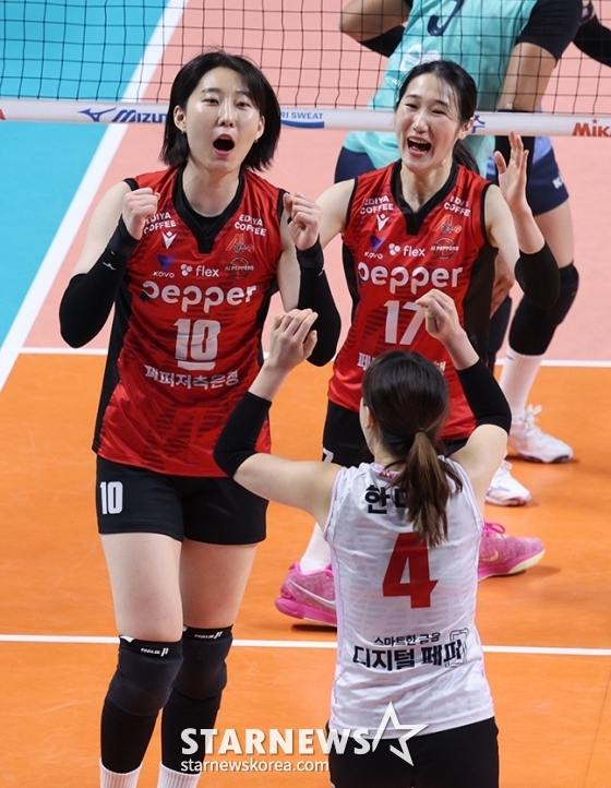 "구덩이에 빠진 기분이었지만" 박정아, 지금은 나오는 중... 현대건설 잡고 탈출 신호탄 "더 감 잡겠다" [수원 현장]