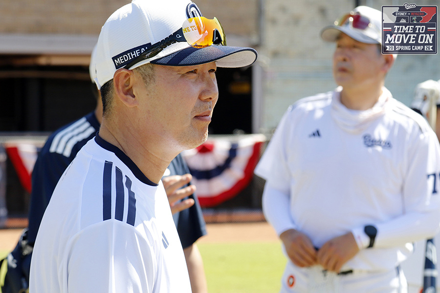 "NEW SS 박찬호도 펑고 받는다" 드디어 두산 시드니서 첫 소식 전했다 '40℃ 폭염이라고? 그래도 열기 대단하네'