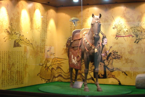 조선시대 말갖춤이 증명한 럭셔리 세계 - 뉴스 썸네일 이미지