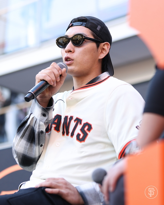 '이럴수가!' 이정후, 알고보니 1시간 아닌 4시간 구금→심지어 통역은 미국서 한국 돌아갔다