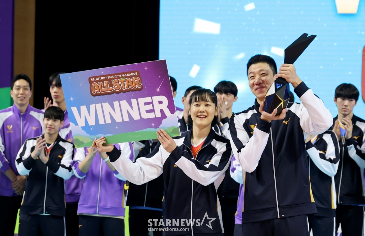 [포토]'우승은 K스타가' 트로피 든 신영석와 임명옥