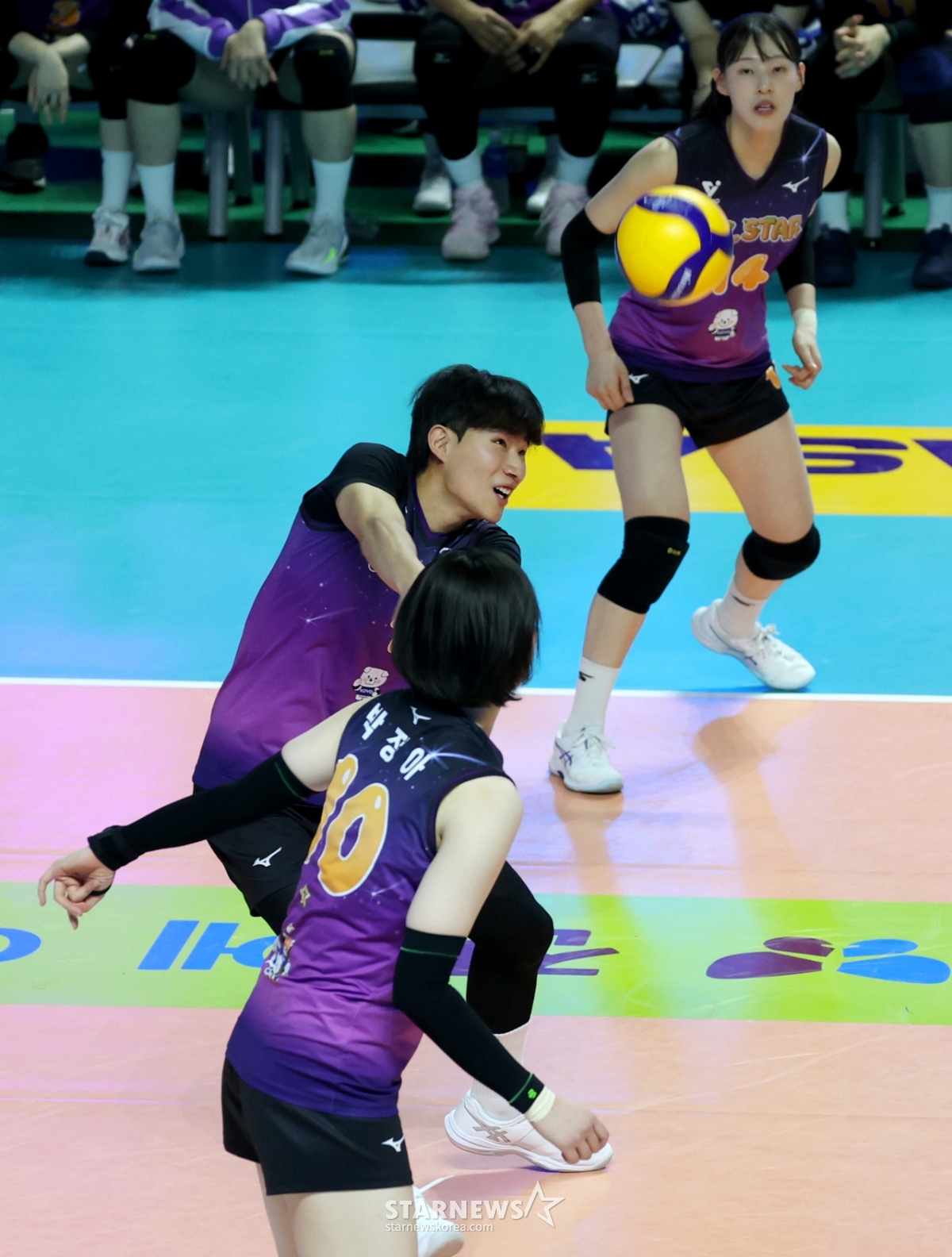 [포토]'여자선수들과 원팀된' 김우진