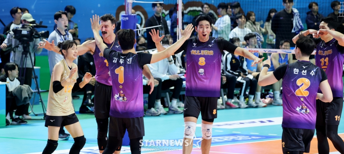 [포토]'남자부 출전한' 리베로 문정원