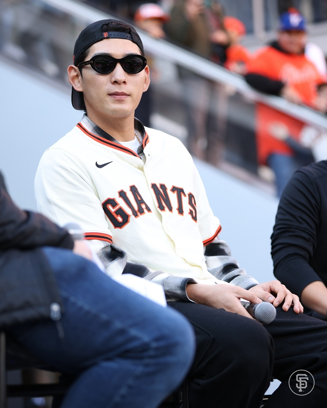 "기자들 정말 짜증나네, 이정후한테 공항 질문을 몇 번이나 하는 거야!" 美 팬들 대폭발