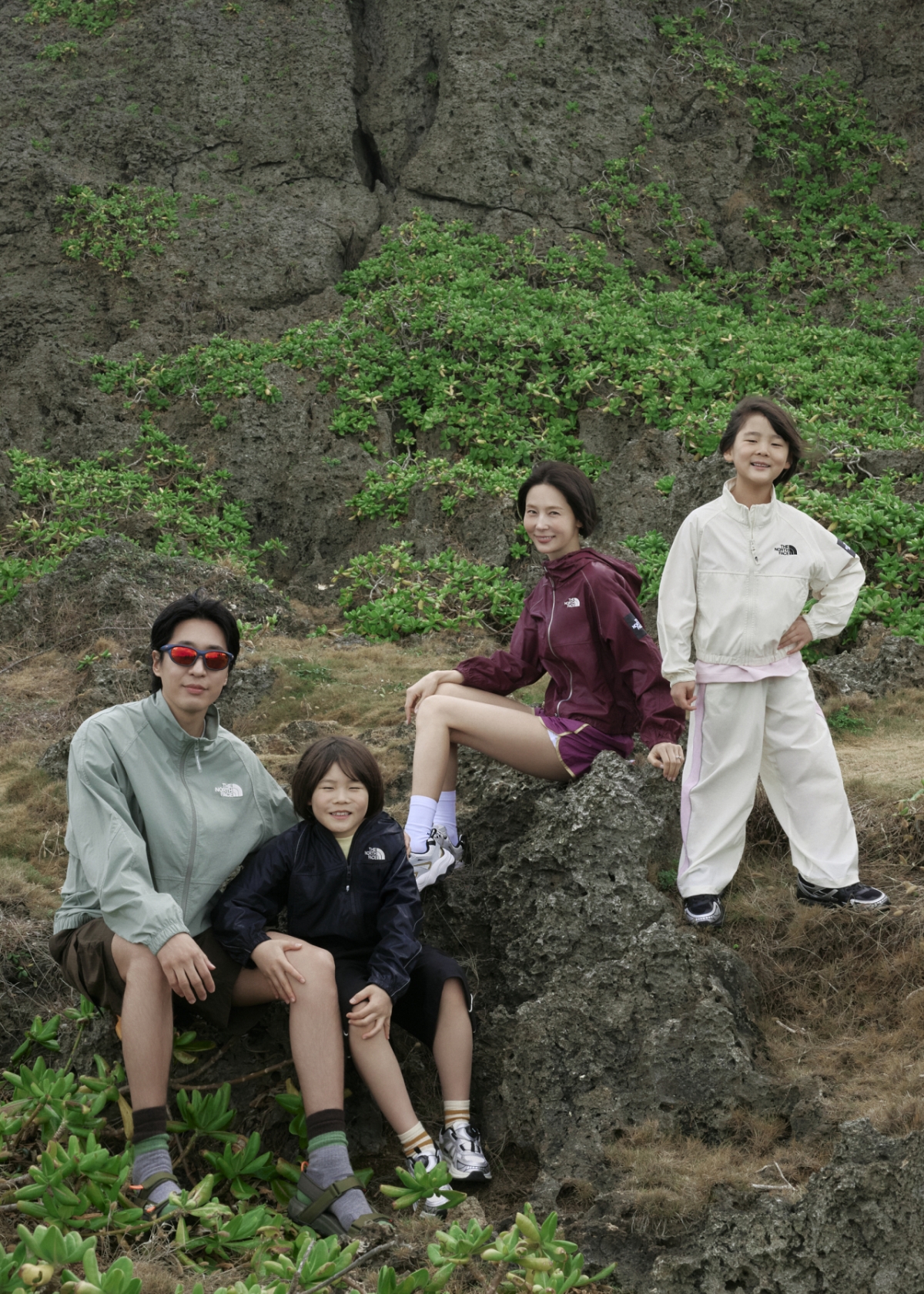 キム·ナヨンファミリー、ノースフェイス「ファミリーアウトドアルック」グラビア | STARNEWS