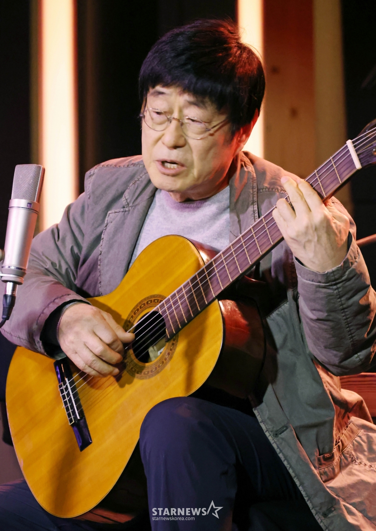 あまりにも年寄りの話じゃないか」キム·チャンワンバンド、73歳で