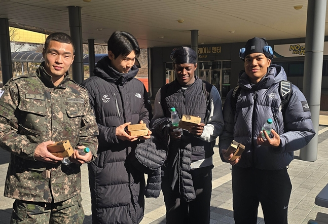 대한체육회, 교촌에프앤비와 함께 국가대표선수촌서 치킨데이 행사 개최 "올림픽·AG 준비하는 선수단 응원"