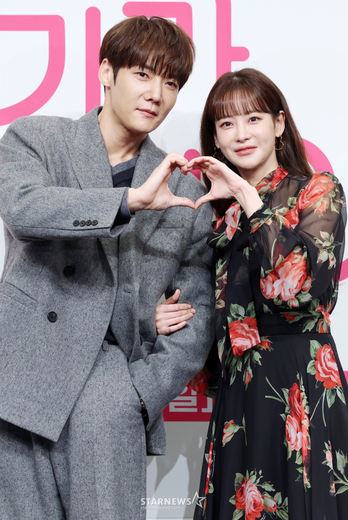 チェ·ジニョク♥オ·ヨンソ、一夜限りの逸脱に「赤ちゃんが」..海外で大騒ぎになっている理由