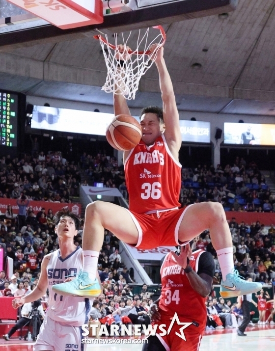 '07년생' 괴물 신인이 '에이스' 허훈 막는다... 전희철 감독 "에너지 레벨이 달라" [잠실 현장]