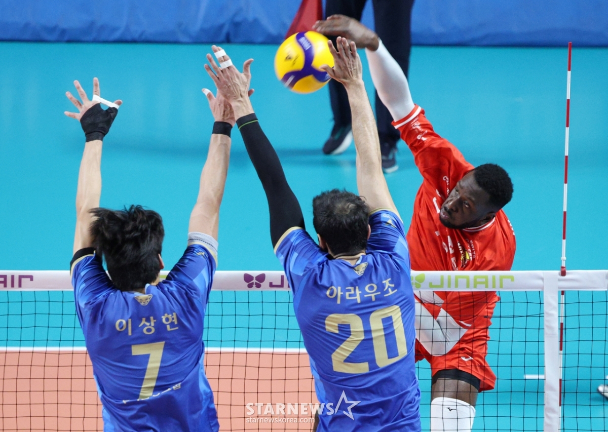 [포토] 베논 '절묘한 틀어치기'