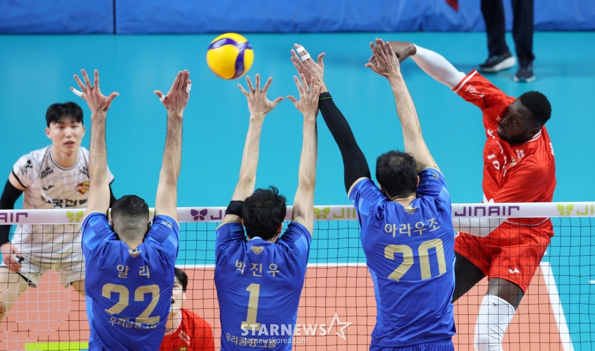 [포토] 베논 '삼중벽엔 대각선 공격이지'