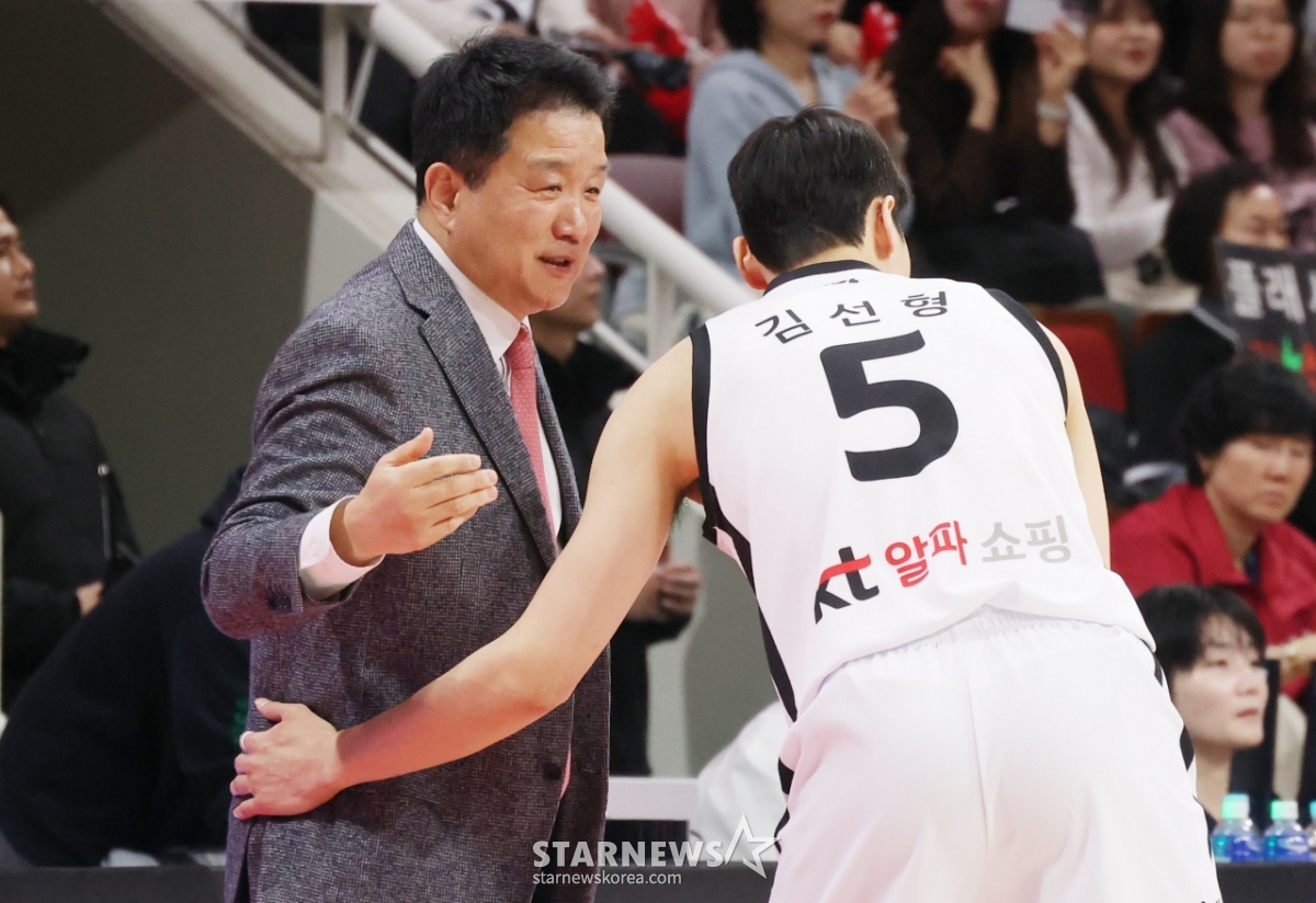 [포토] 유도훈 감독 '선형아 살살 하자'