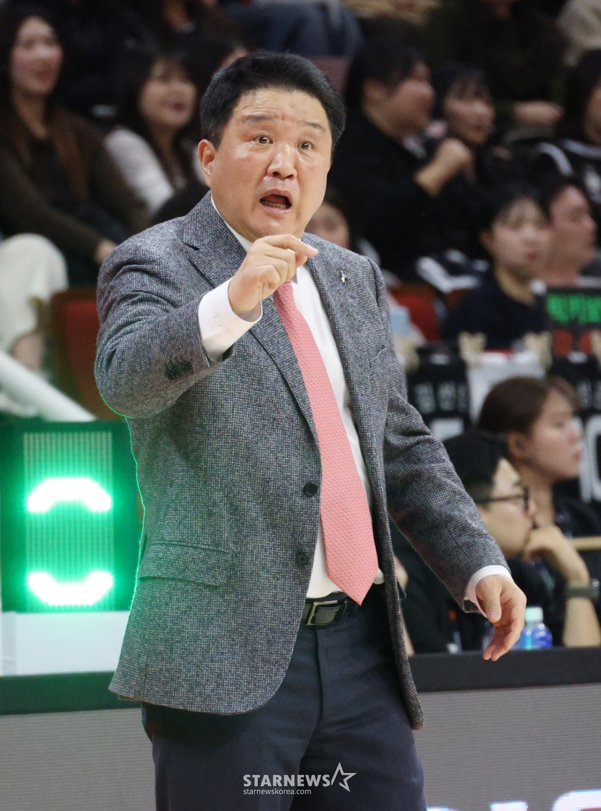 [포토] 유도훈 감독 '유도해 파울'