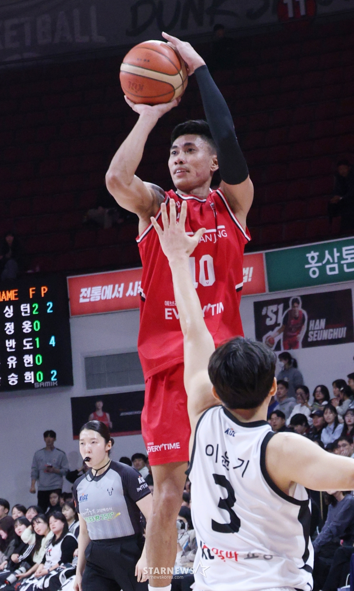 [포토] 에어 아반도 '가공할 점프력'