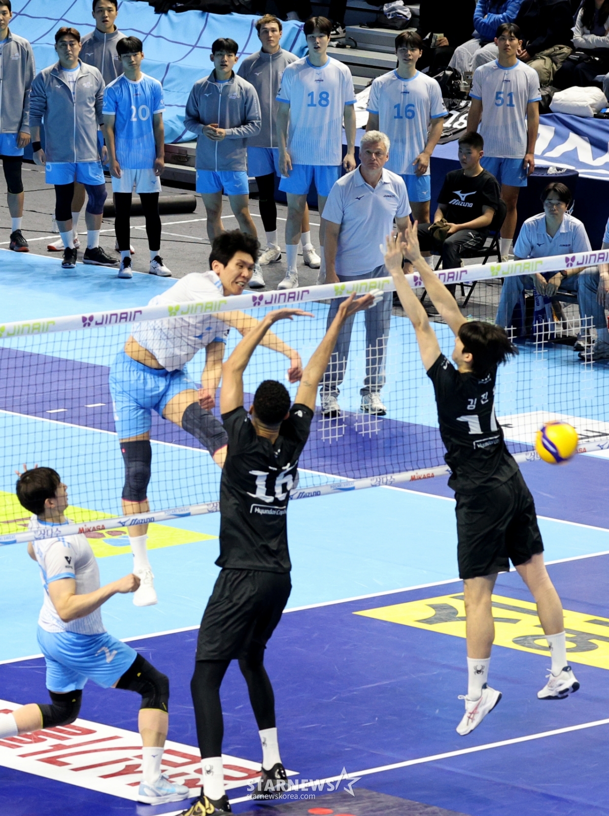 [포토]'2세트도 우리꺼' 헤난감독