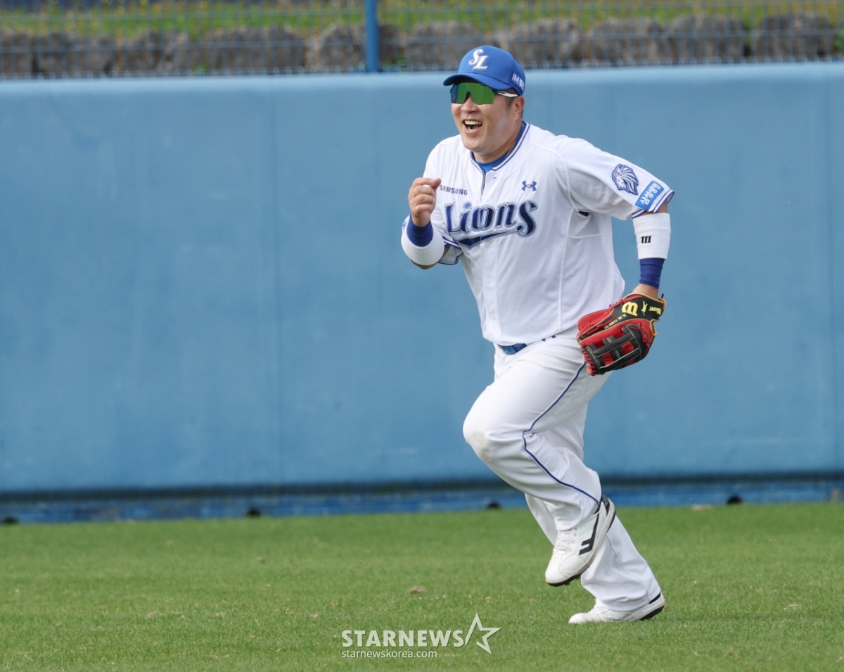 [포토] 최형우 '이건 너무 짧잖아'