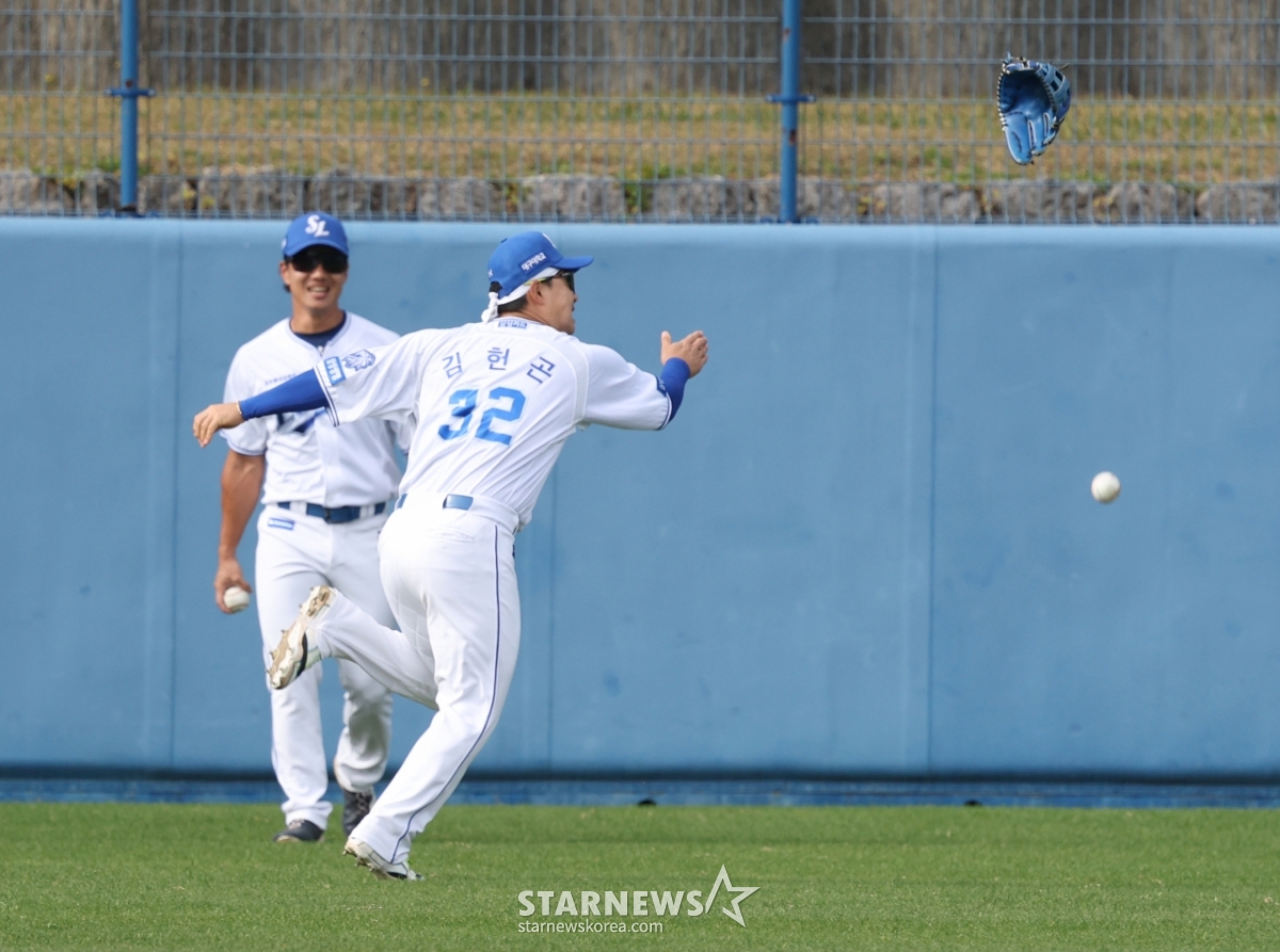 [포토] 김헌곤 '글러브 랑데뷔 실패'