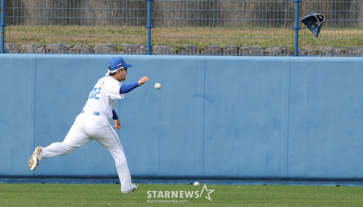 [포토] 김헌곤 '내 글러브 어딨노'