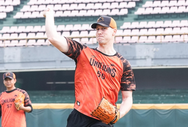 '前 SK·롯데' 205cm 거인, WBC 전격 합류→2019 프리미어12 이후 7년 만에 국대행