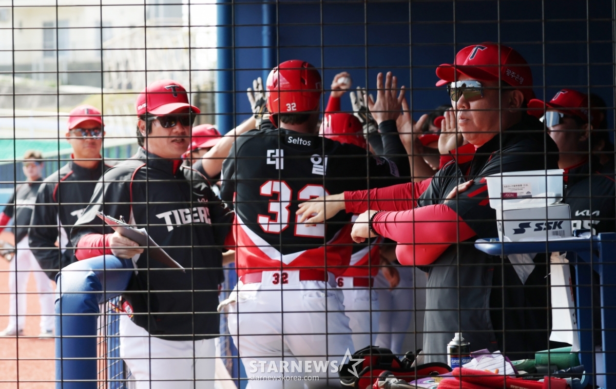 [포토] 이범호 감독 '출발이 좋아'