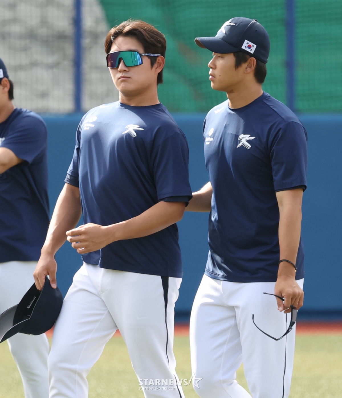 [포토] 김택연 '영현 형이 미니 가슴을 불뚝'
