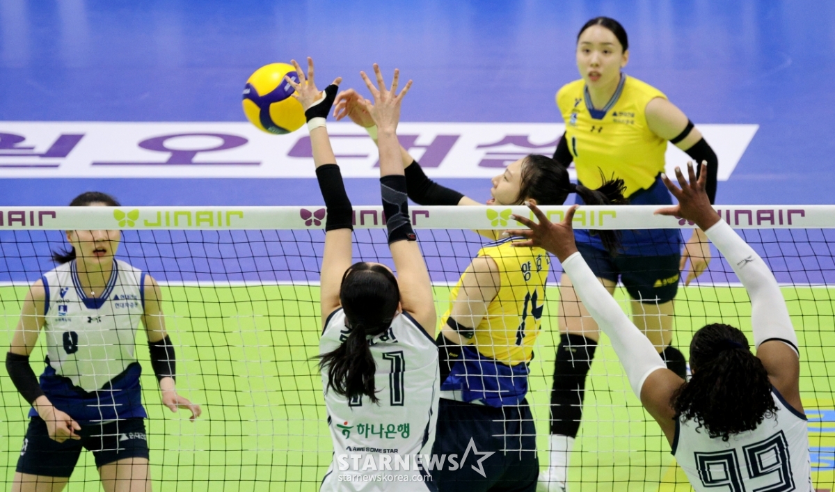 [포토]'노룩 밀어넣기' 양효진