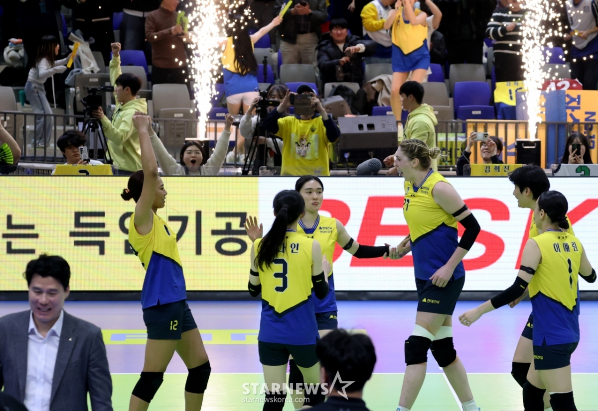 [한번에쓱]'2-0, 2-2,3-2' 도로공사 잡은 현대건설