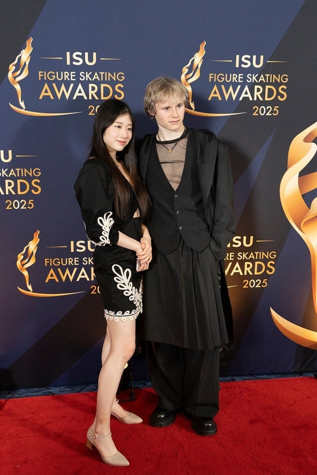 '세계적 피겨천재' 말리닌, 이해인과 '핑크빛' 열애설 "밀라노 카페서 목격→선수촌서 사랑에 빠졌다" 美 매체 보도