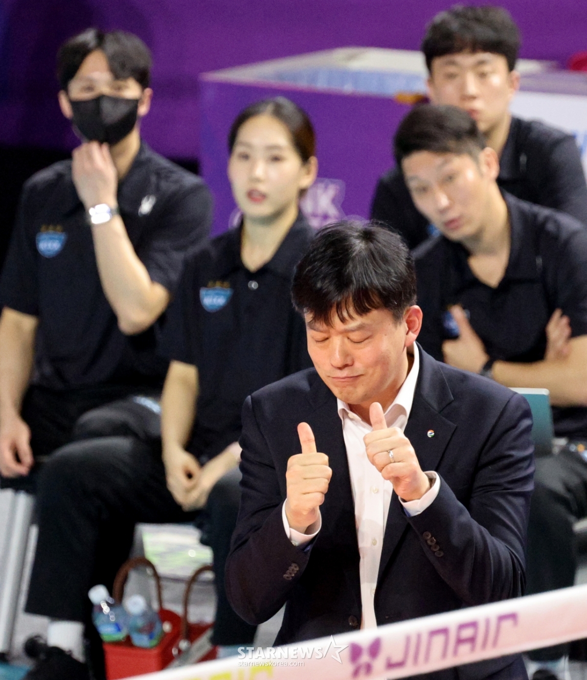 [한번에쓱]'쌍엄지척,잘하고 있는겨!' GS 이영택 감독