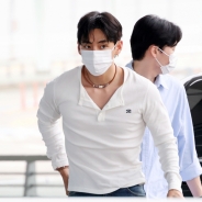 BTS 뷔 '근육질 상남자'