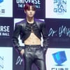 펜타곤 홍석, 파격 크롭티 의상에 "배에 힘주느라 힘들어"