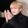 방탄소년단 뷔, 반짝반짝 아름다운 큐빅 페인팅도 인기 제품 등극