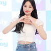 위클리 지한 '사랑스런 손하트'[★포토]