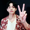 방탄소년단 뷔 "전세계 팬 PTD 챌린지 참여에 힘과 에너지 얻어"..크리스 마틴과 환상 교감