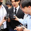 유아인, 포승줄 묶이고 커피병 맞고..현실판 '조태오'의 민낯[★FOCUS]