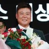 함정우 생애 첫 대상 누렸다! 박상현 상금왕 등극, 박성준 신인상-다승왕 고군택 기량발전상 수상 [KPGA 시상식 현장리뷰]