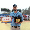 '니느님' 니퍼트, 감독 변신 첫 우승 '감격'... 스톰배 전국유소년야구대회