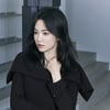 송혜교 홀로 짙어진 가을..시크하고 우아한 실루엣 '범접불가'