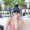 송혜교, 우월한 수영복 자태 공개..'단발 비주얼' 원톱