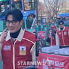 "이토록 내향적인 선행천사"..엄태구, 광화문 한복판서 '볼 콕' 딱 걸렸다 [스타현장][종합]