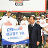 '역대 최소경기 우승' 전희철 감독 "저와 선수들도 우승할 줄 몰랐다"... 뻔하지만 펀(Fun)한 농구 통했다