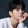 옹성우, 軍 전역 후 7개월 근황..남성美 폭발한 새 프로필 공개